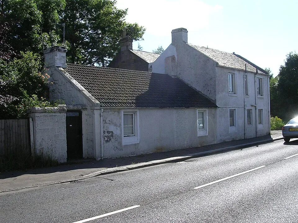 Minibus Hire in Auchinairn