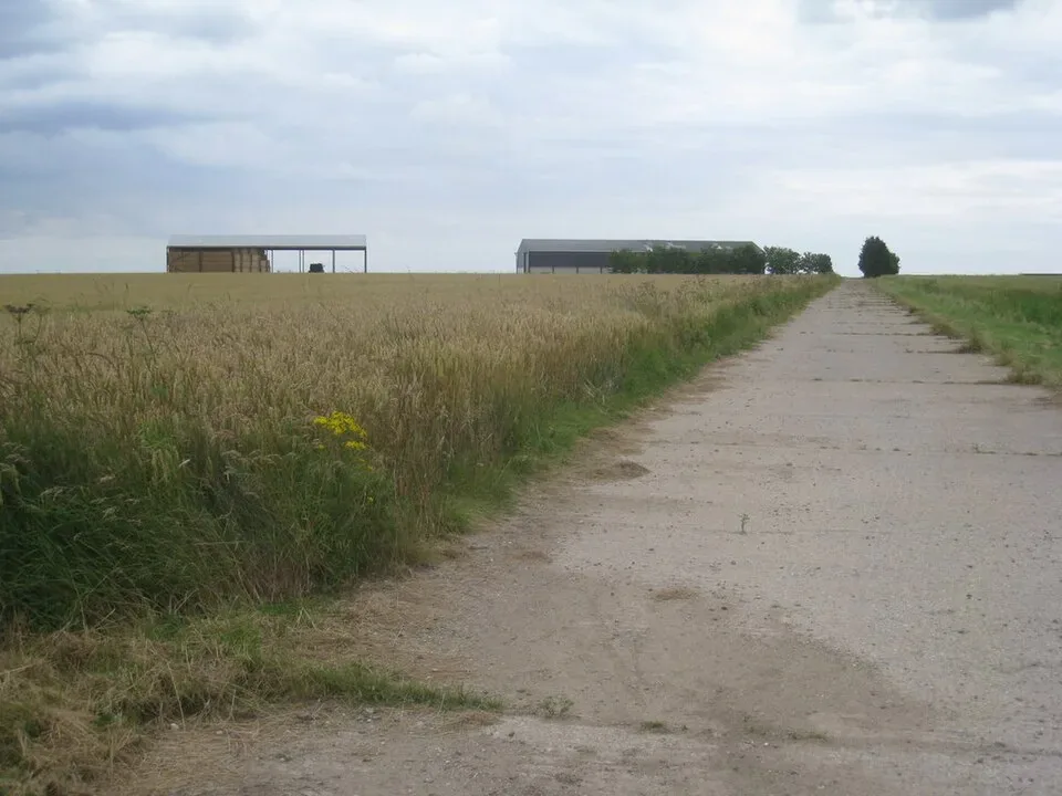 Minibus Hire in Cottam