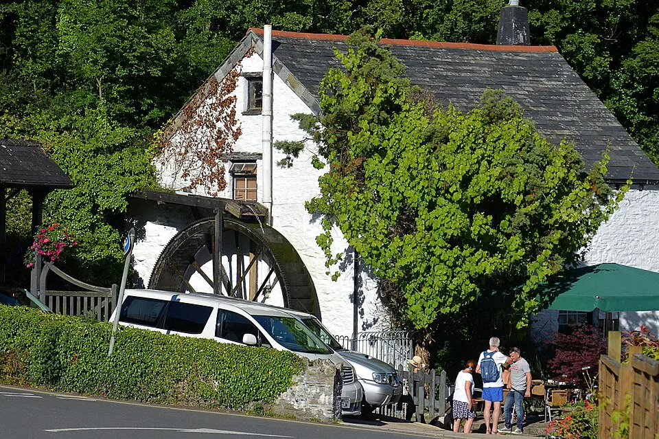 Coach Hire in Crumplehorn