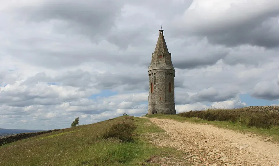 Minibus Hire in Hartshead Pike