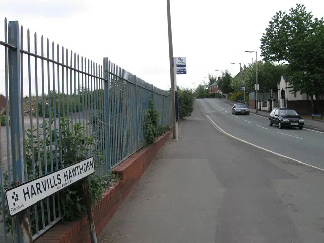 Minibus Hire in Harvills Hawthorn