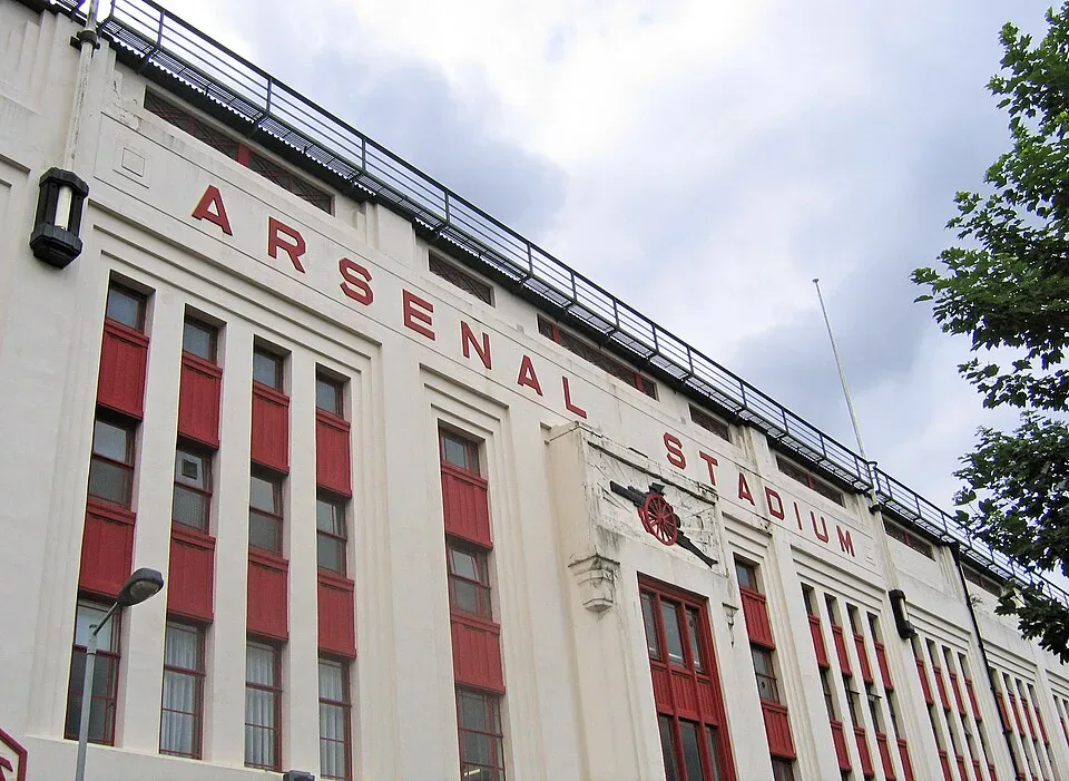 Coach Hire in Highbury