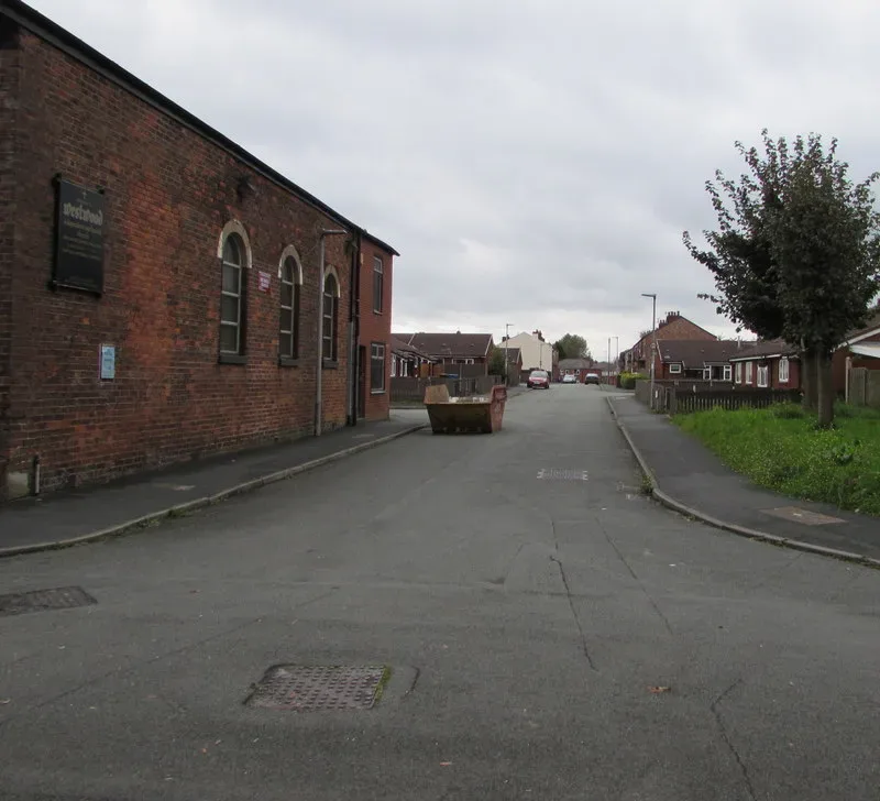 Minibus Hire in Ince in Makerfield