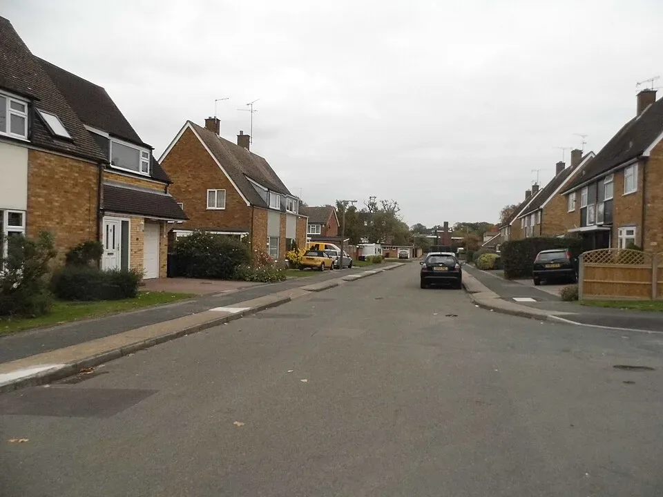 Minibus Hire in Latton Bush