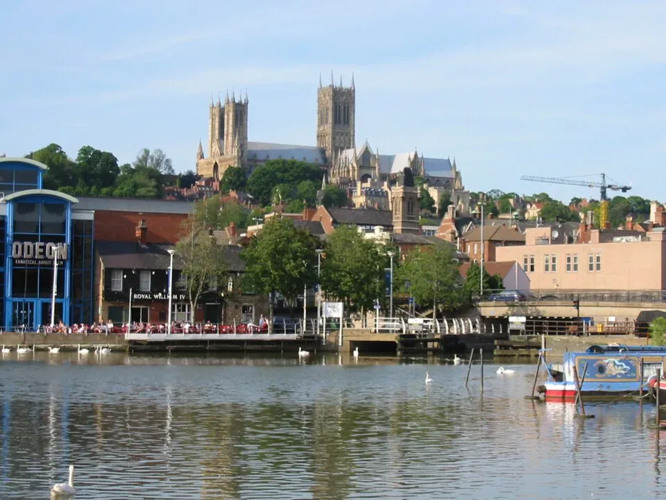 Minibus Hire in Lincoln