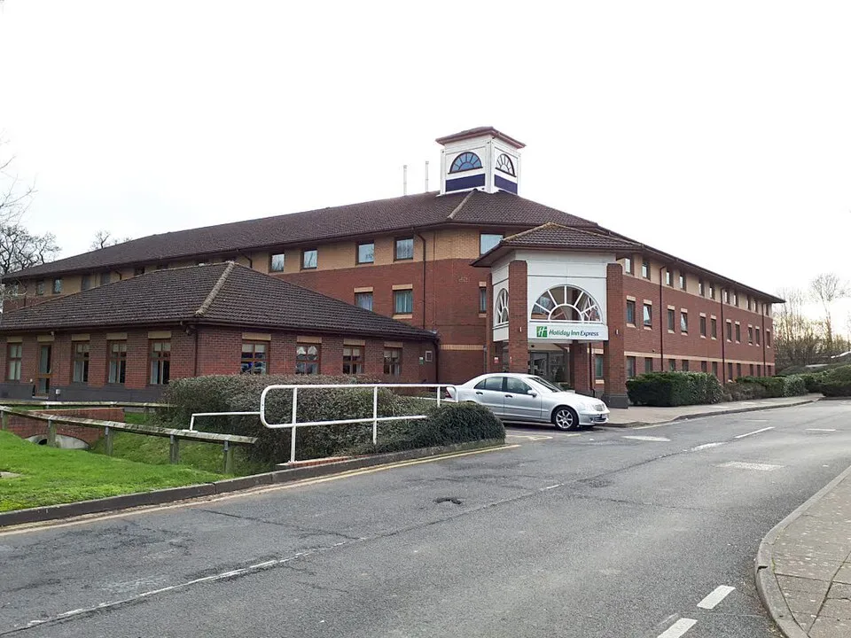 Minibus Hire in Longbridge