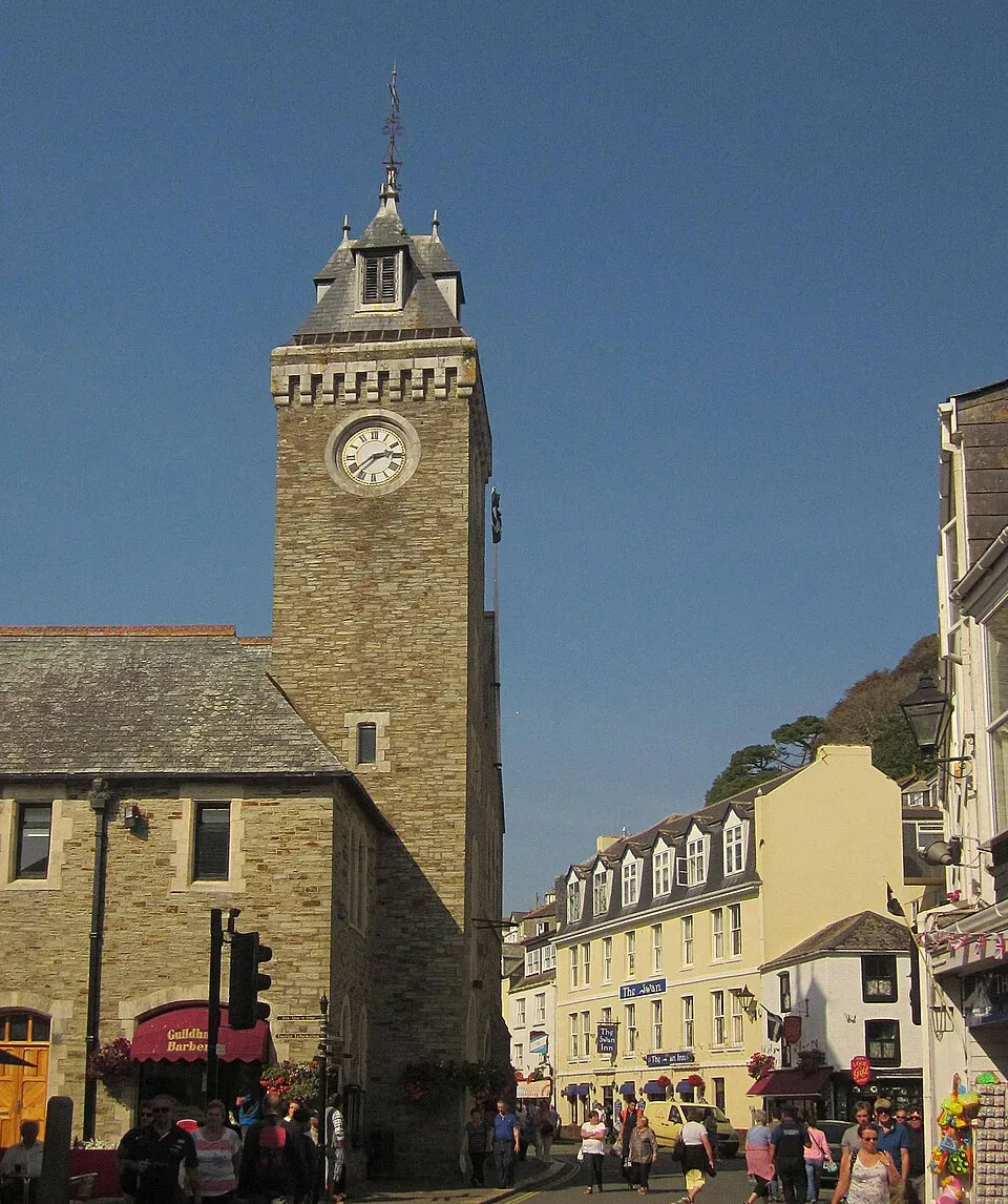 Minibus Hire in Looe