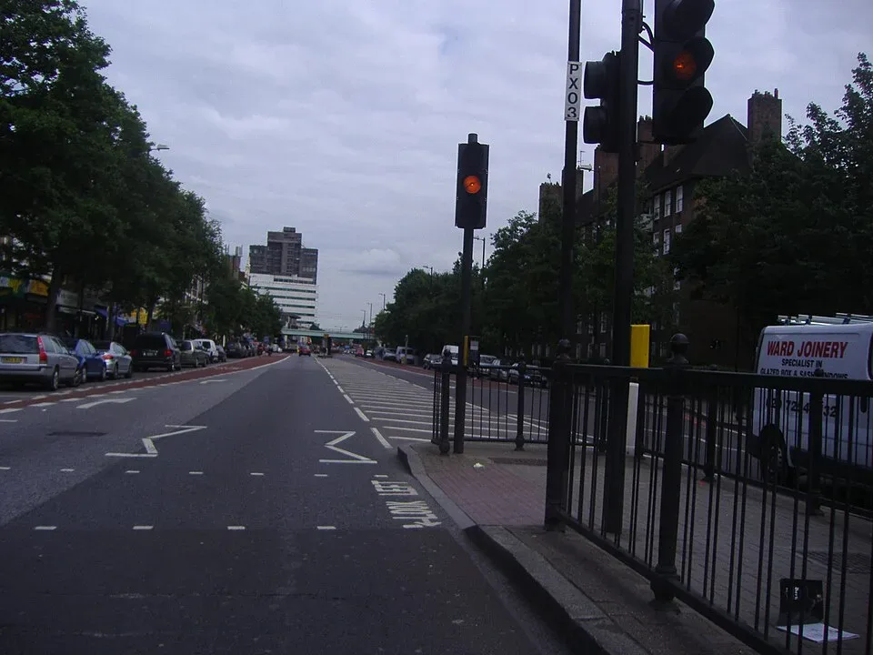 Minibus Hire in Lower Holloway