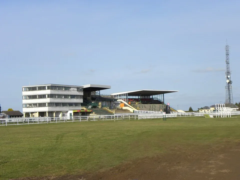Coach Hire in Racecourse
