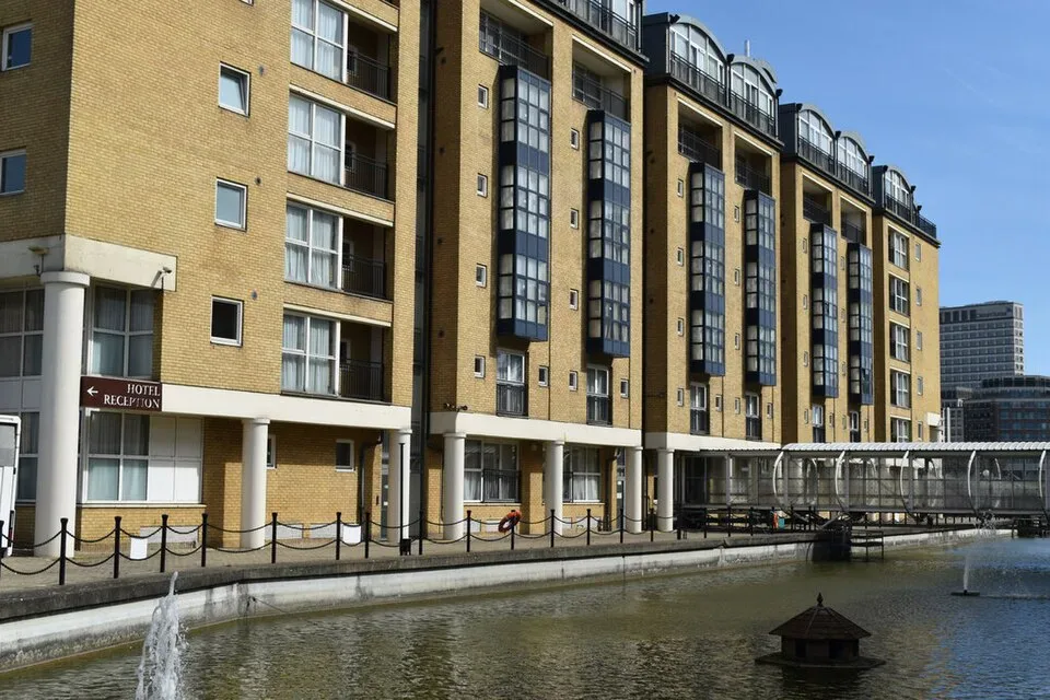 Coach Hire in Riverside Docklands