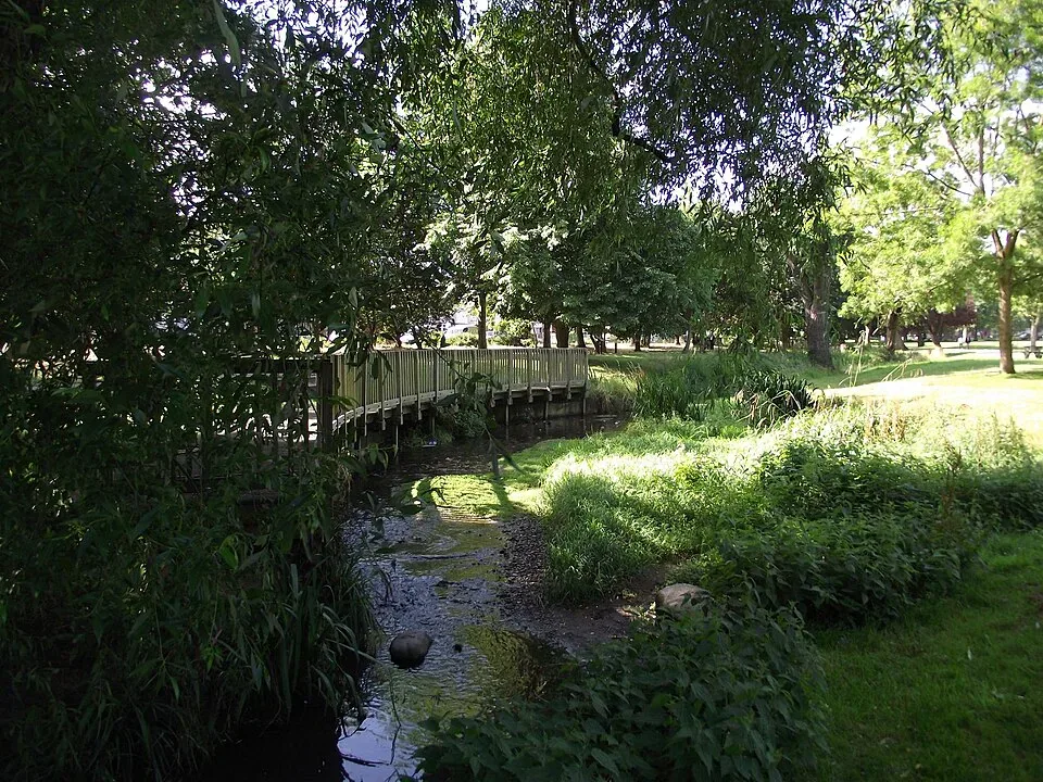 Minibus Hire in Spinney Hills