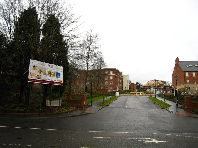 Minibus Hire in Stranmillis