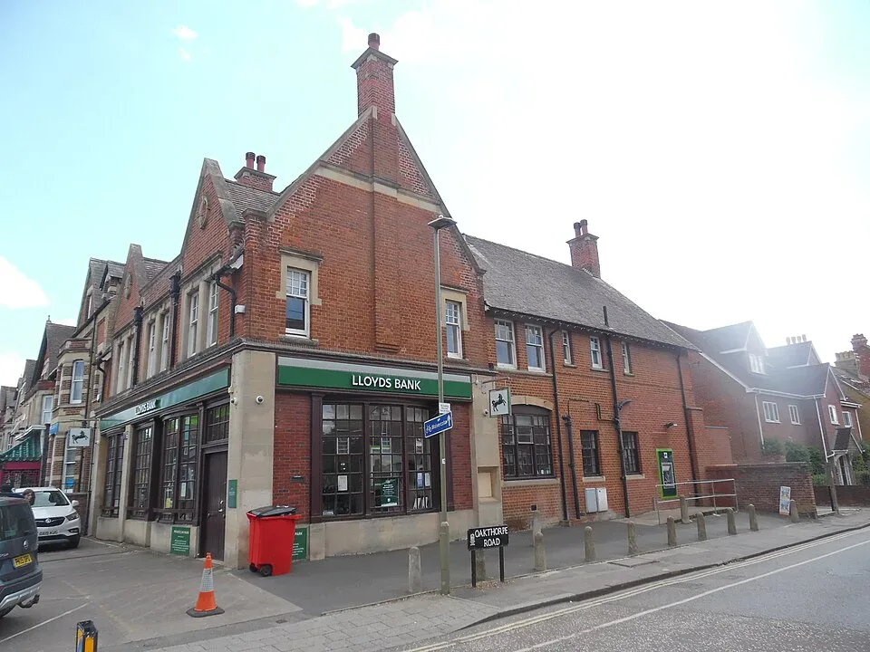 Coach Hire in Summertown