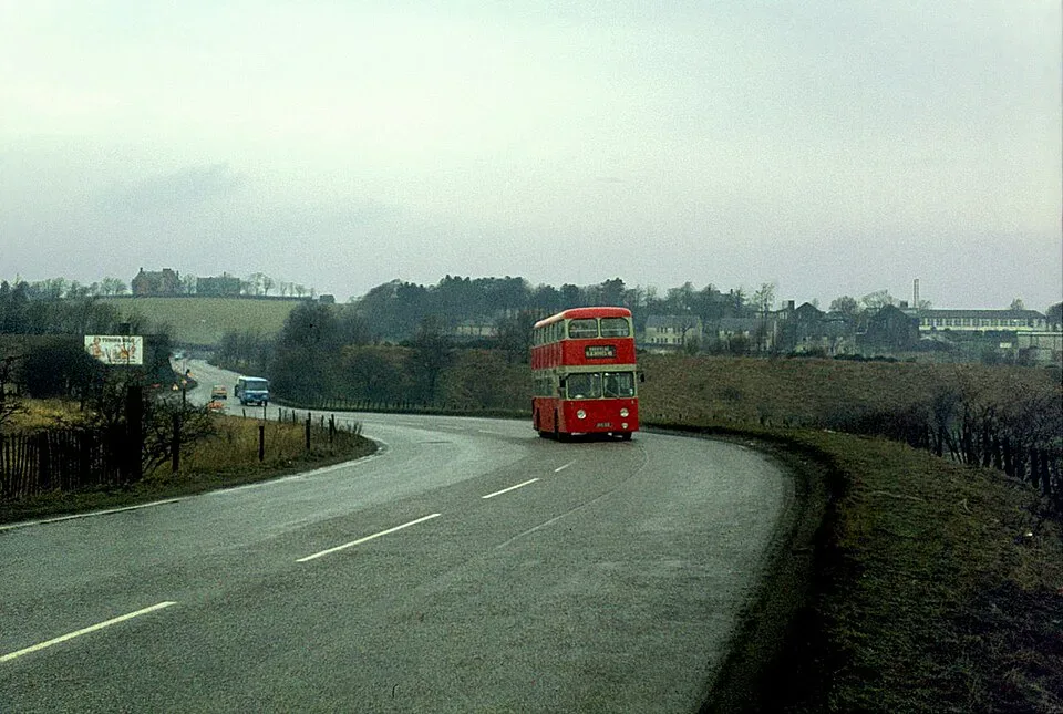 Minibus Hire in Thornly Park