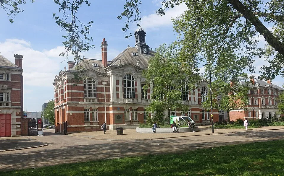 Coach Hire in Tottenham
