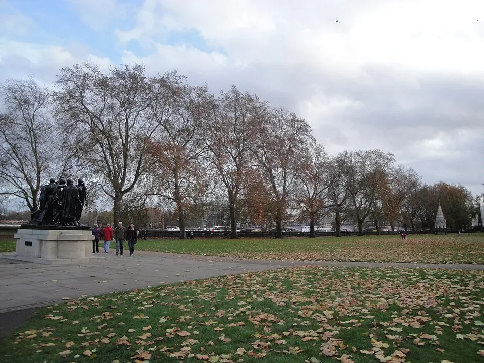 Coach Hire in Tower Gardens