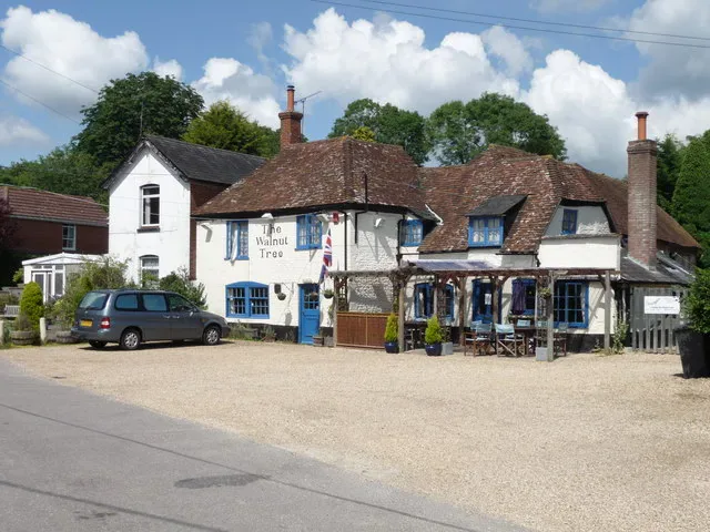 Minibus Hire in Walnut Tree