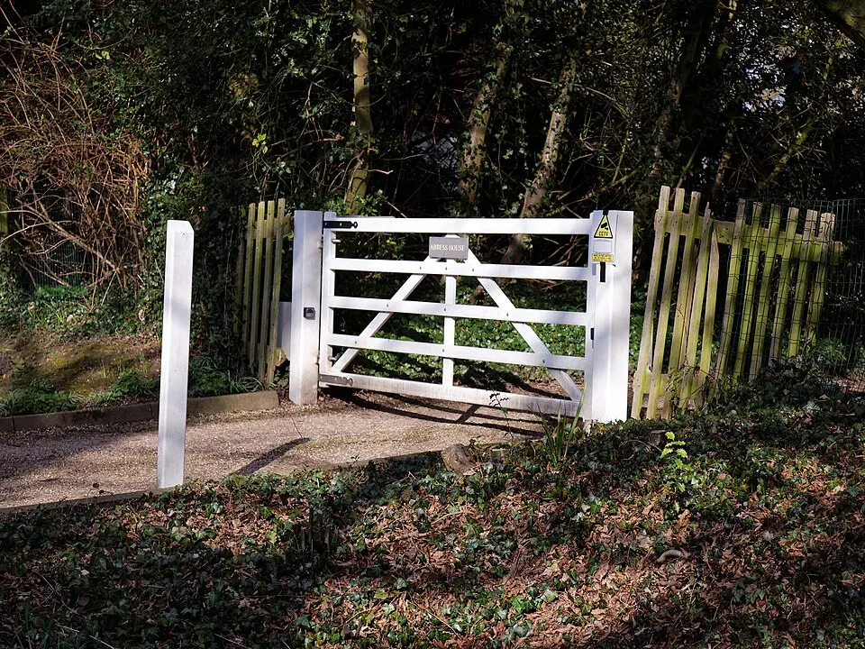 Minibus Hire in White Gate